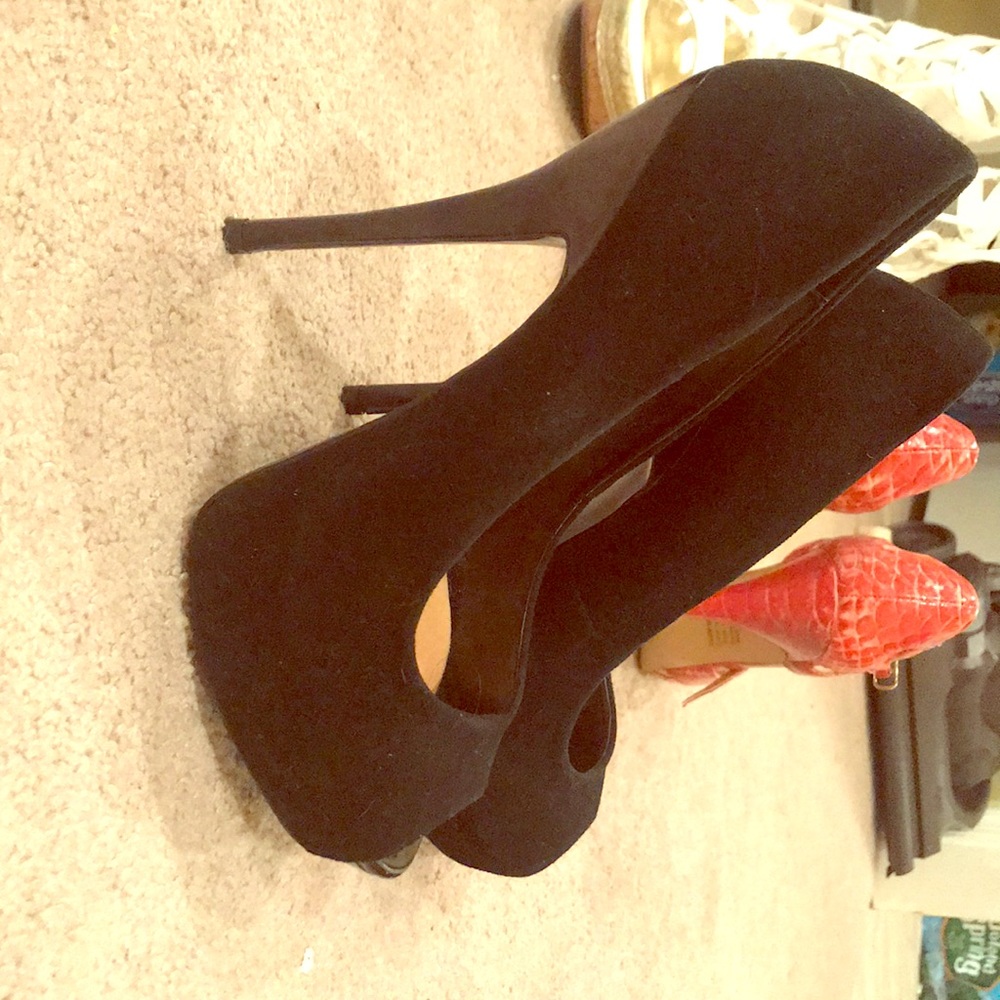 Peep toe suede shoes
